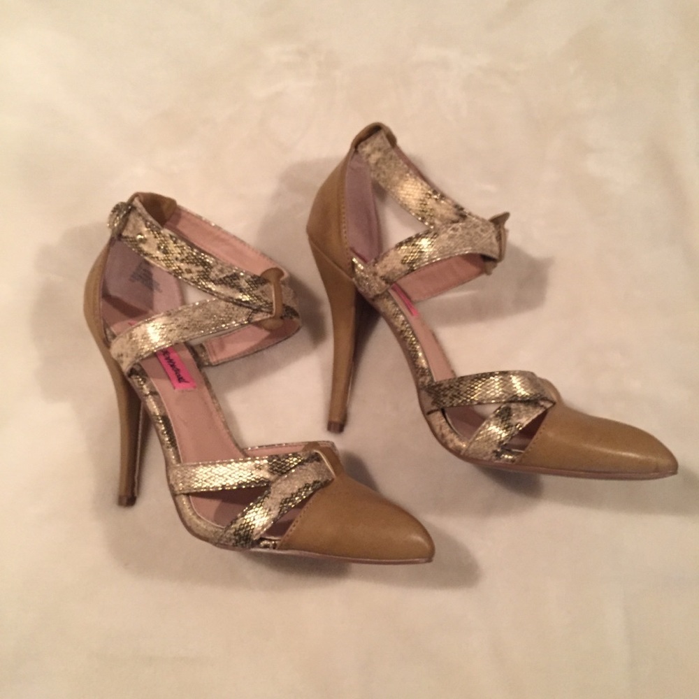 COPY - Betsey Johnson twwine pointed heels NEW si…